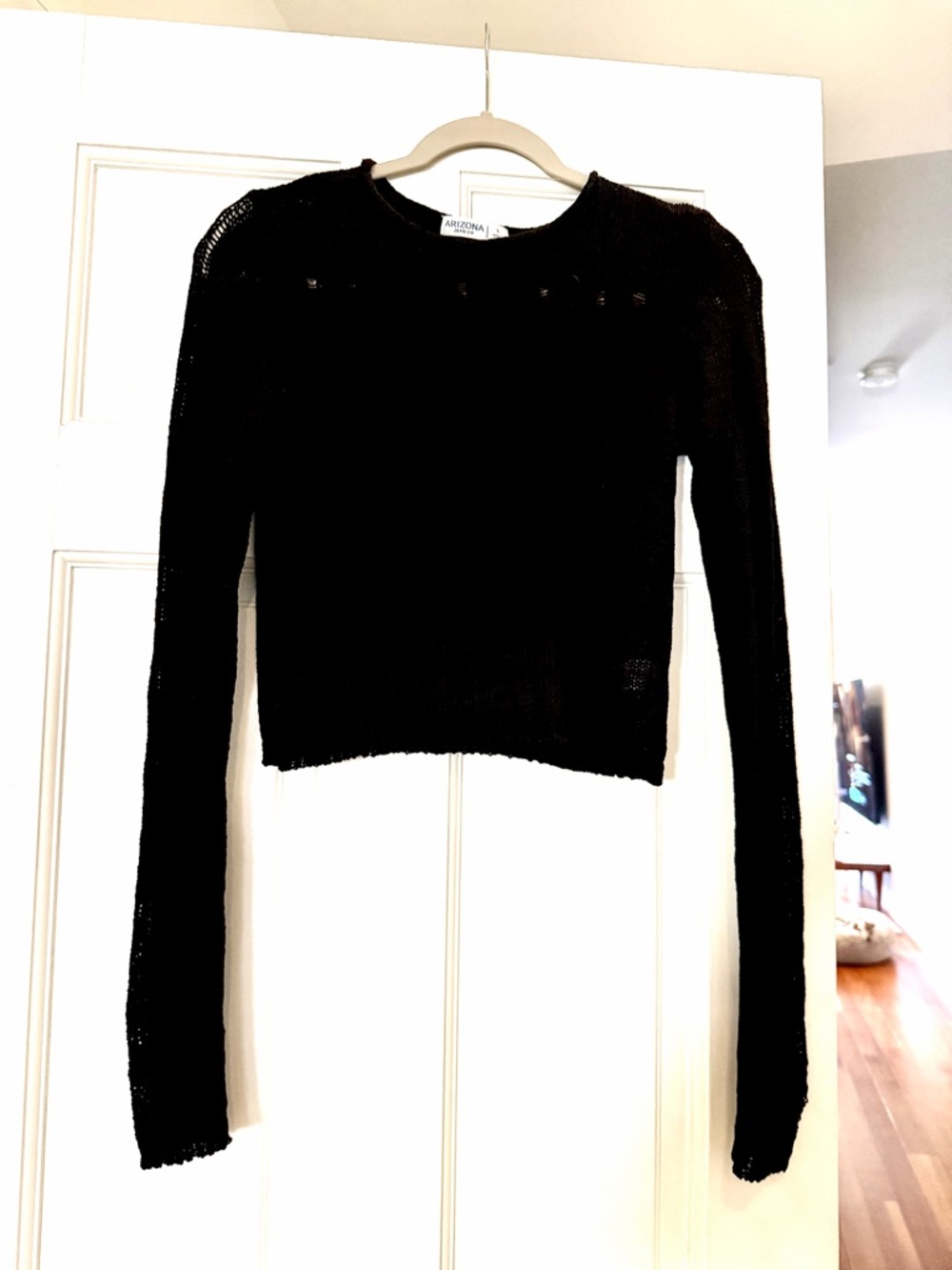 Arizona Jean Company Black Cropped Long Sleeve Knit Top